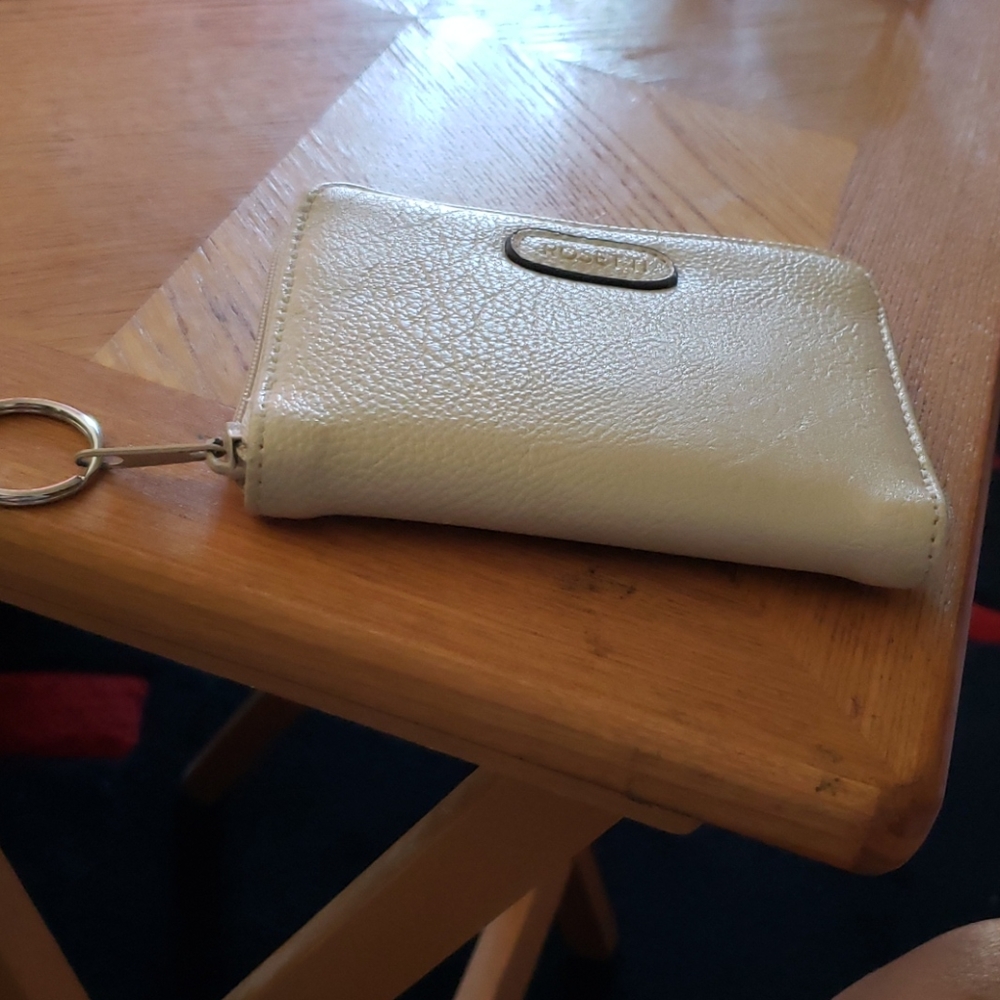 Rossetti Wallet.
